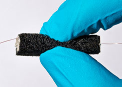 Prochnyj-poristyj-akkumuljator-iz-celljulozy